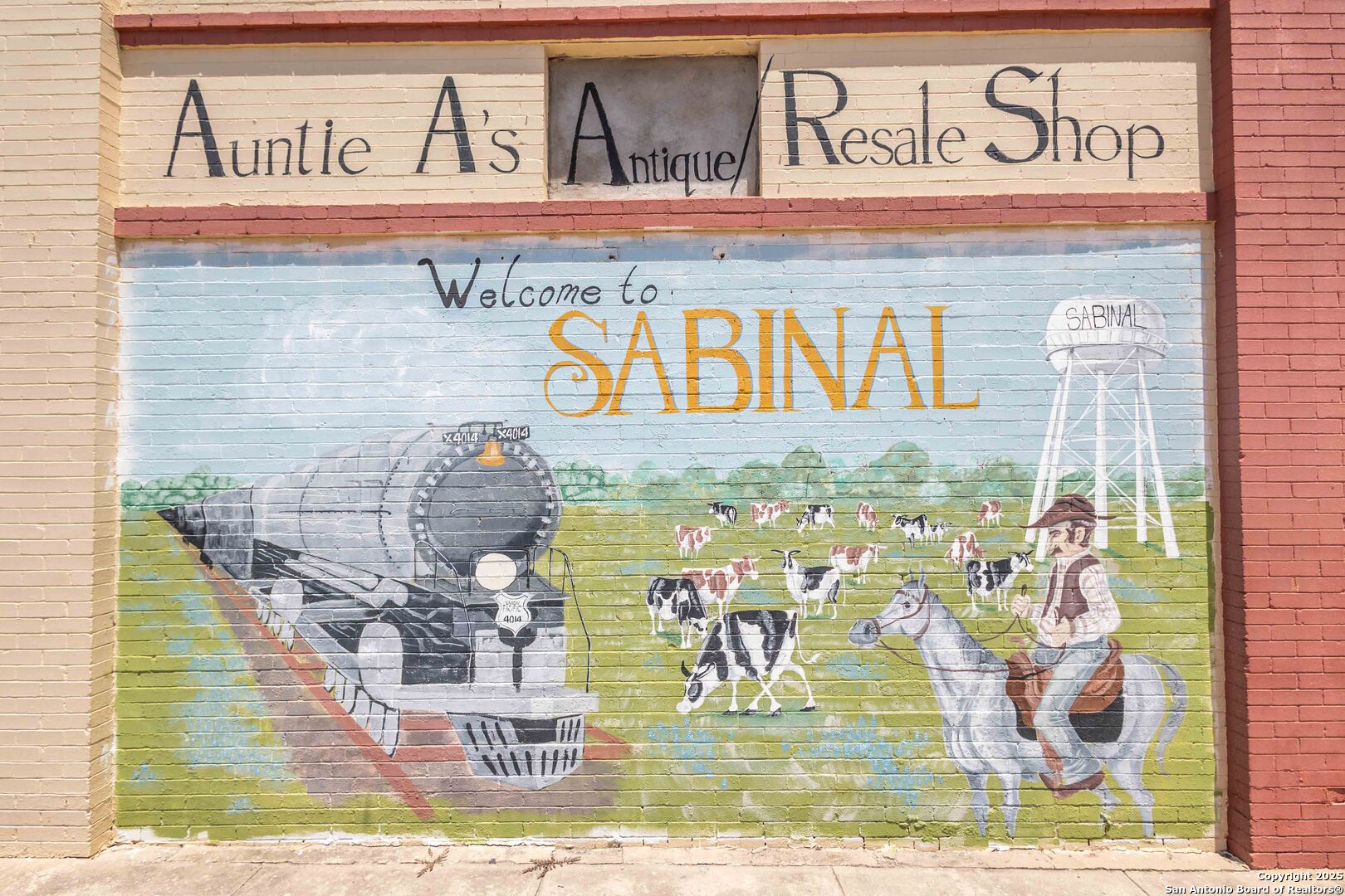 301 Center Street Sabinal TX 78881