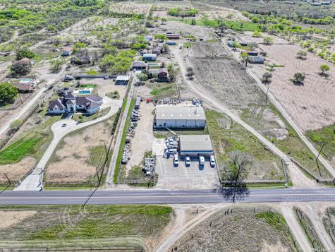 4754 Rakowitz Adkins TX 78101