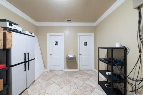 4754 Rakowitz Adkins TX 78101
