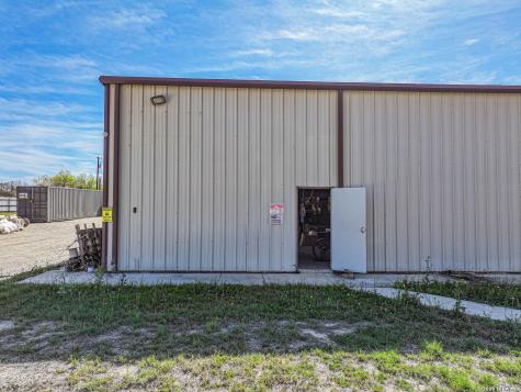 4754 Rakowitz Adkins TX 78101