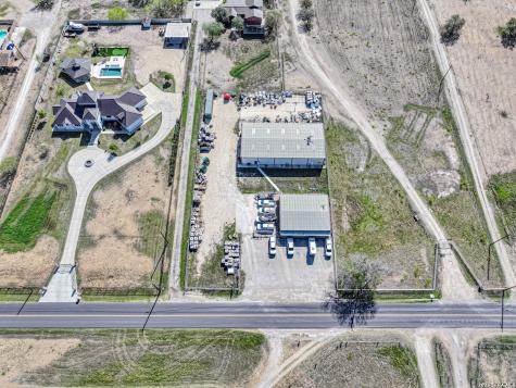4754 Rakowitz Adkins TX 78101
