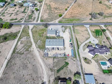 4754 Rakowitz Adkins TX 78101