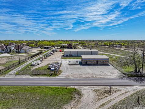 4754 Rakowitz Adkins TX 78101