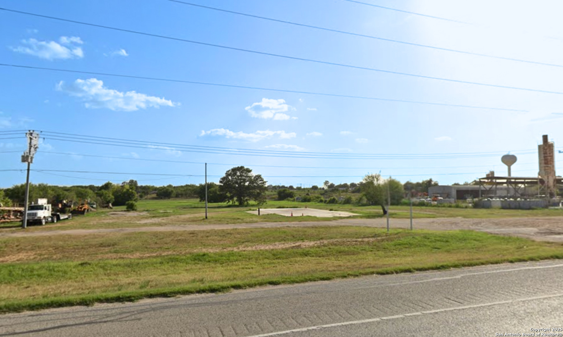 531 (3.27 Ac) 10th Floresville TX 78114