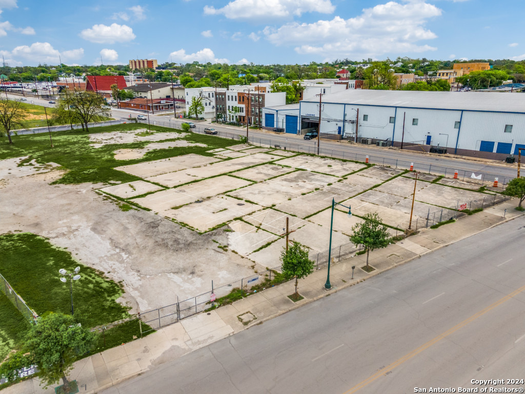 1231 E Commerce San Antonio TX 78205