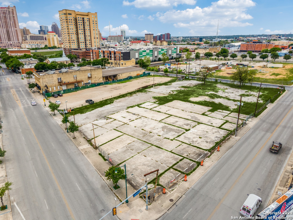 1231 E Commerce San Antonio TX 78205