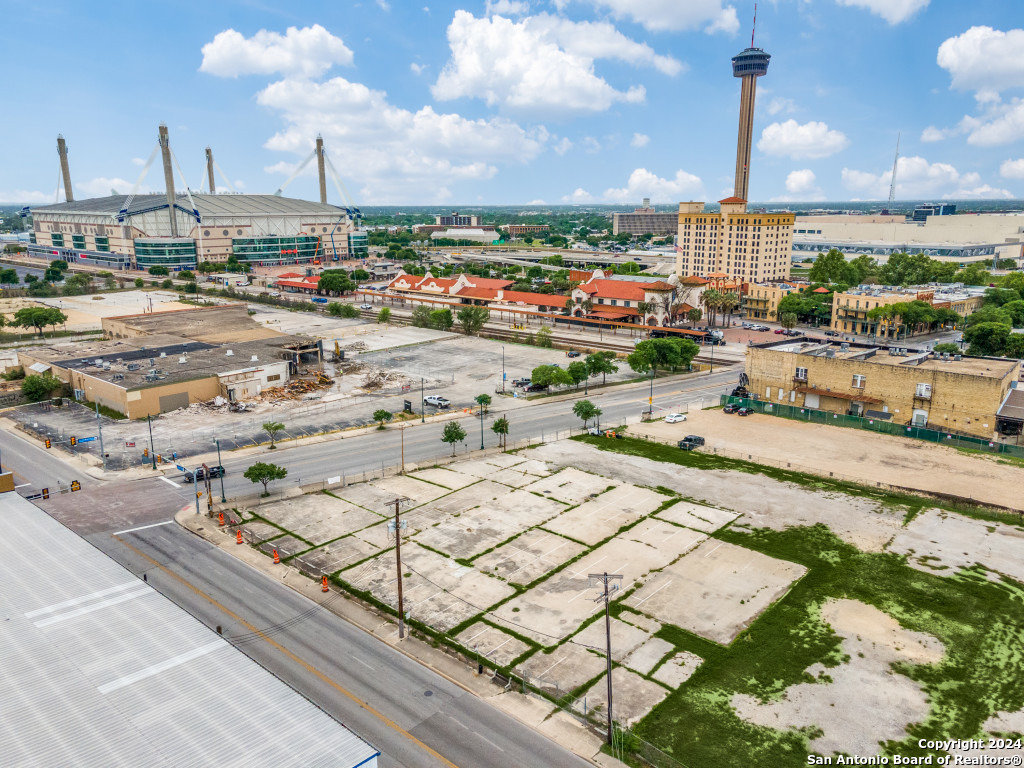 1231 E Commerce San Antonio TX 78205