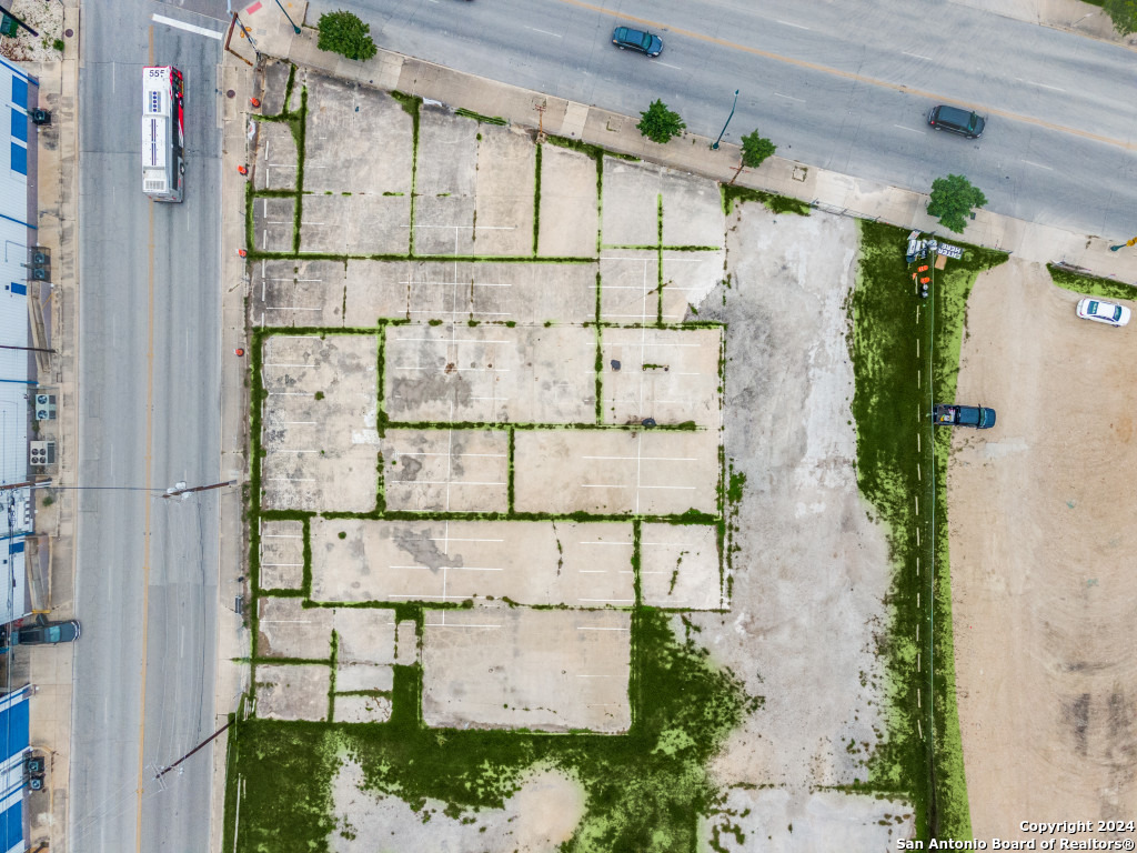 1231 E Commerce San Antonio TX 78205