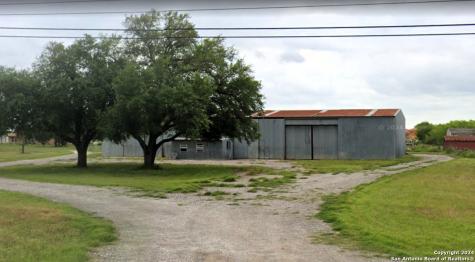 2119 10th Street Floresville TX 78114