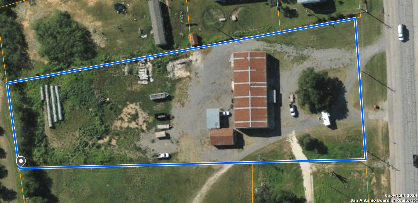 2119 10th Street Floresville TX 78114