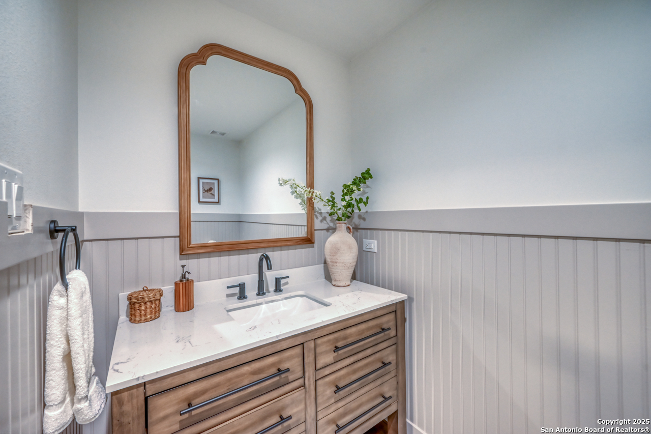 2865 Edgegrove Canyon Lake TX 78133