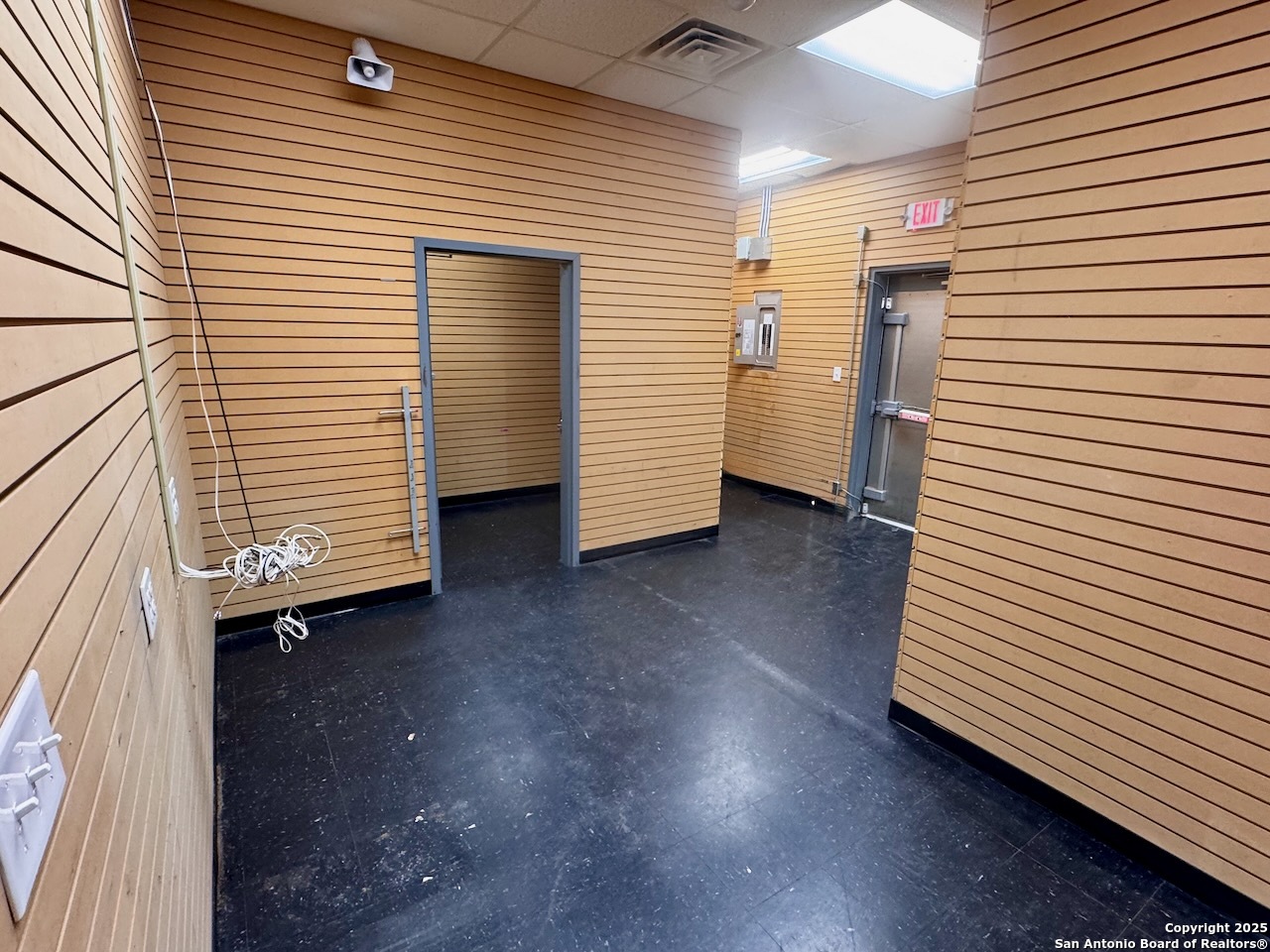 2128 W Oaklawn Pleasanton TX 78064