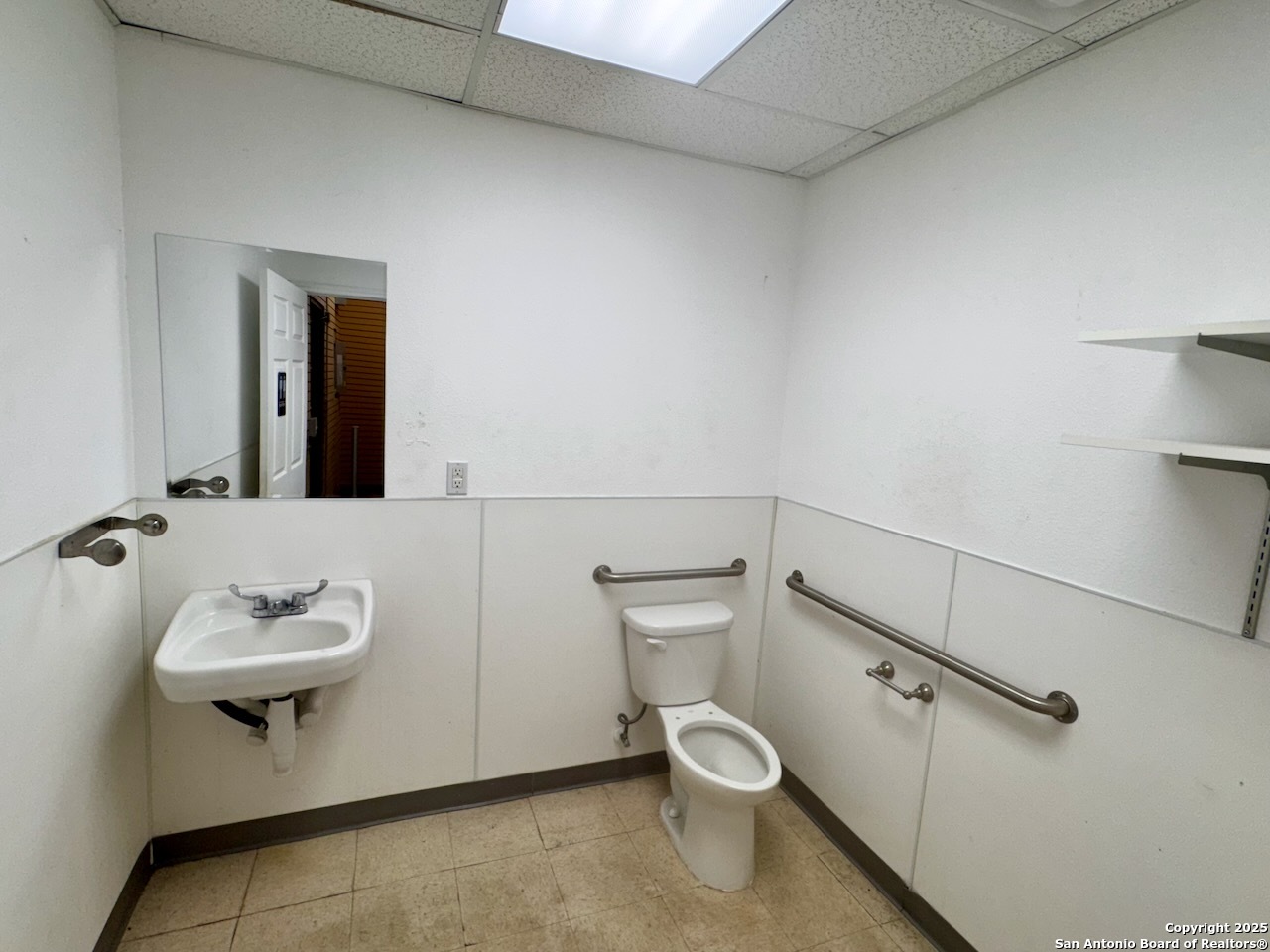 2128 W Oaklawn Pleasanton TX 78064