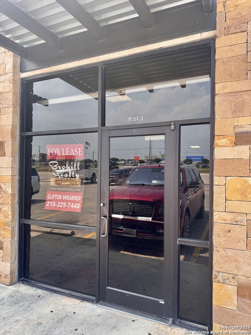 2128 W Oaklawn Pleasanton TX 78064