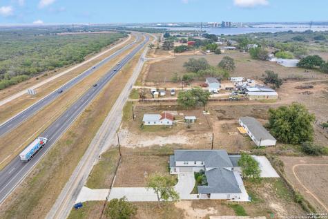 18460 S Ih 37 Elmendorf TX 78112