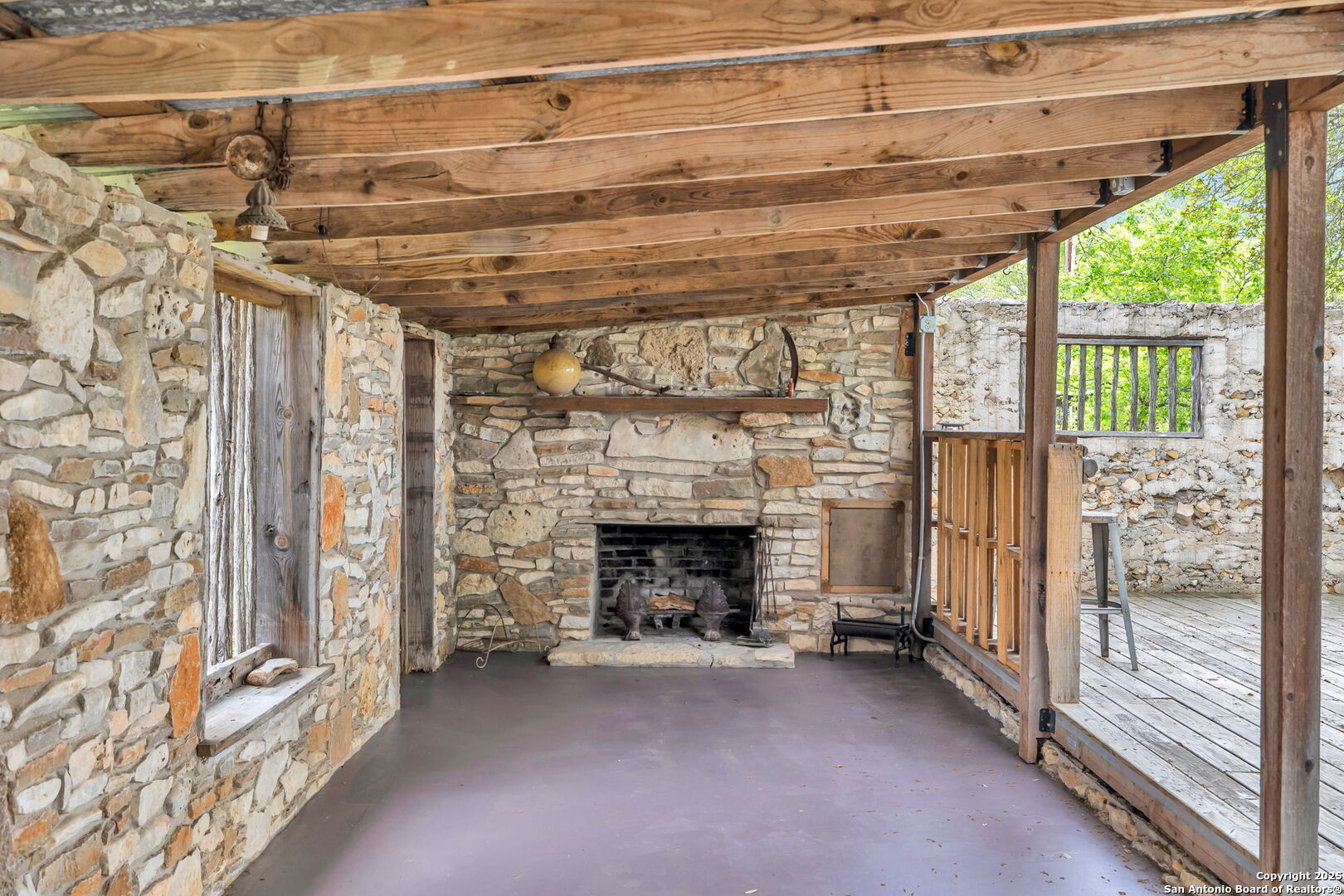 123 Rocky Road Hye TX 78635