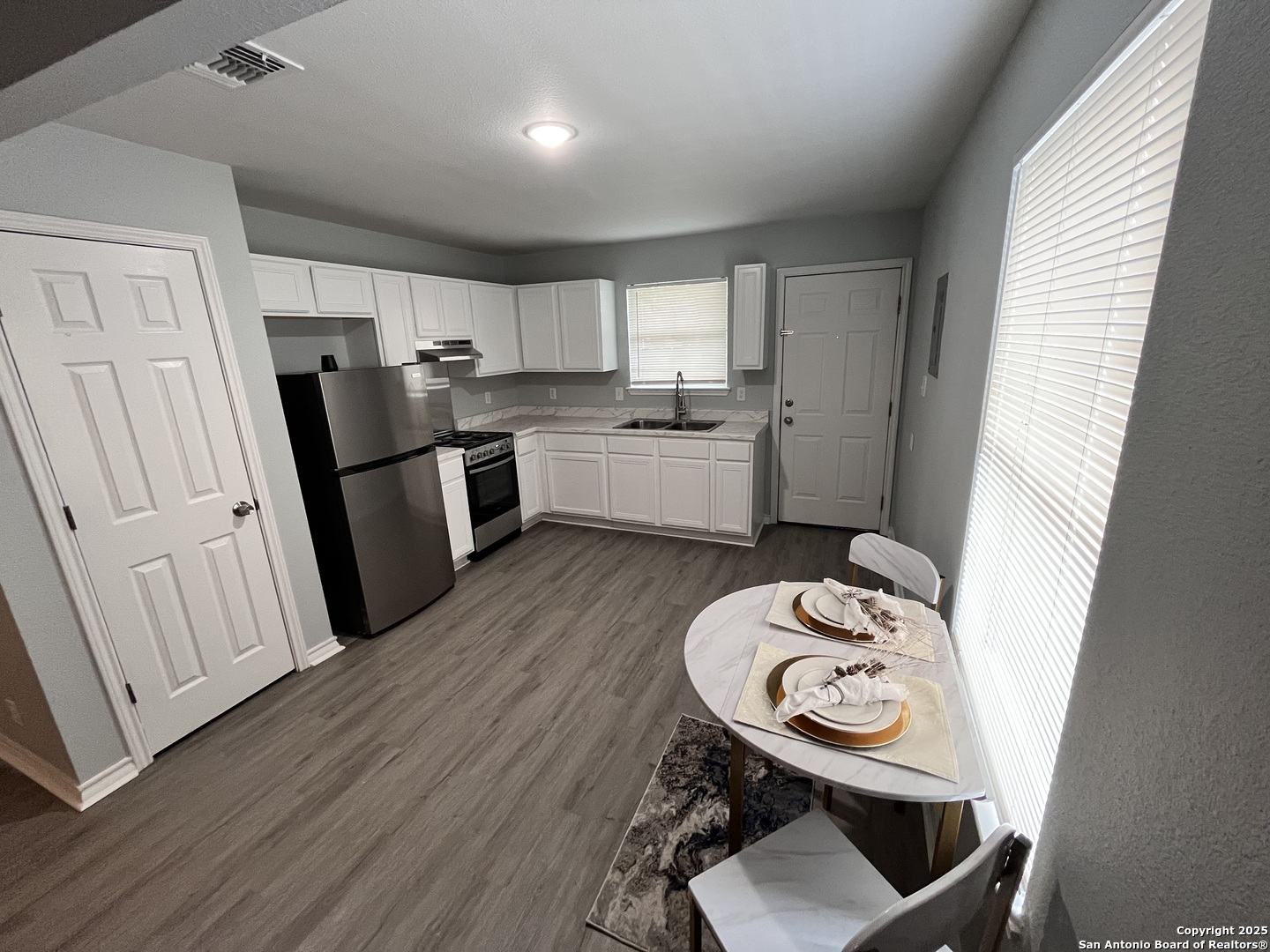 1103, 1318, 820 New Laredo/willow/frank San Antonio TX 78211