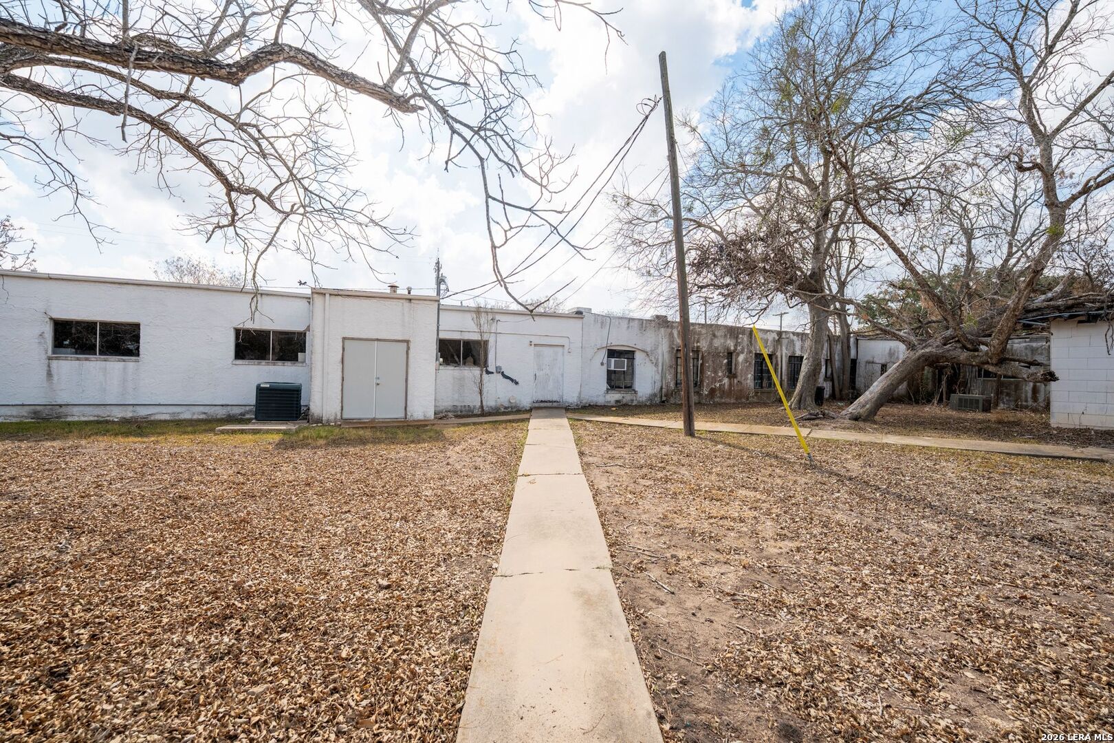 330 W Live Oak Street Kenedy TX 78119