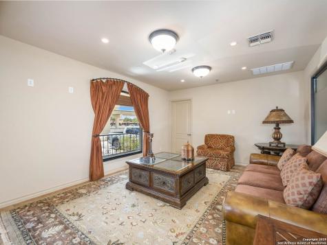 5150 N Loop 1604 San Antonio TX 78249