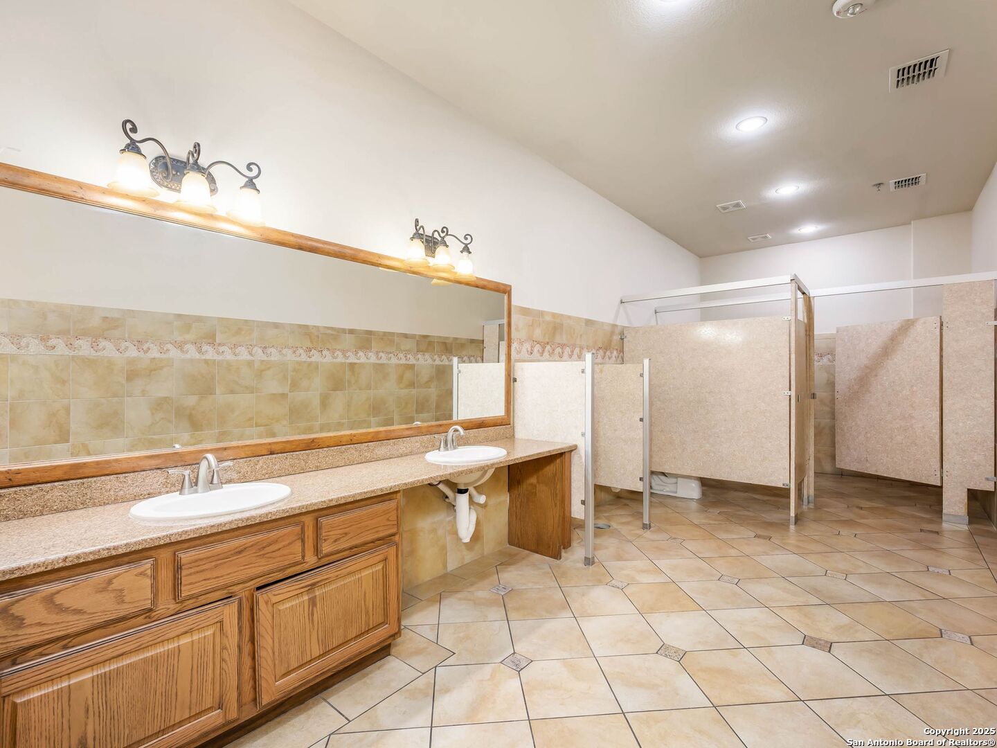 5150 N Loop 1604 San Antonio TX 78249