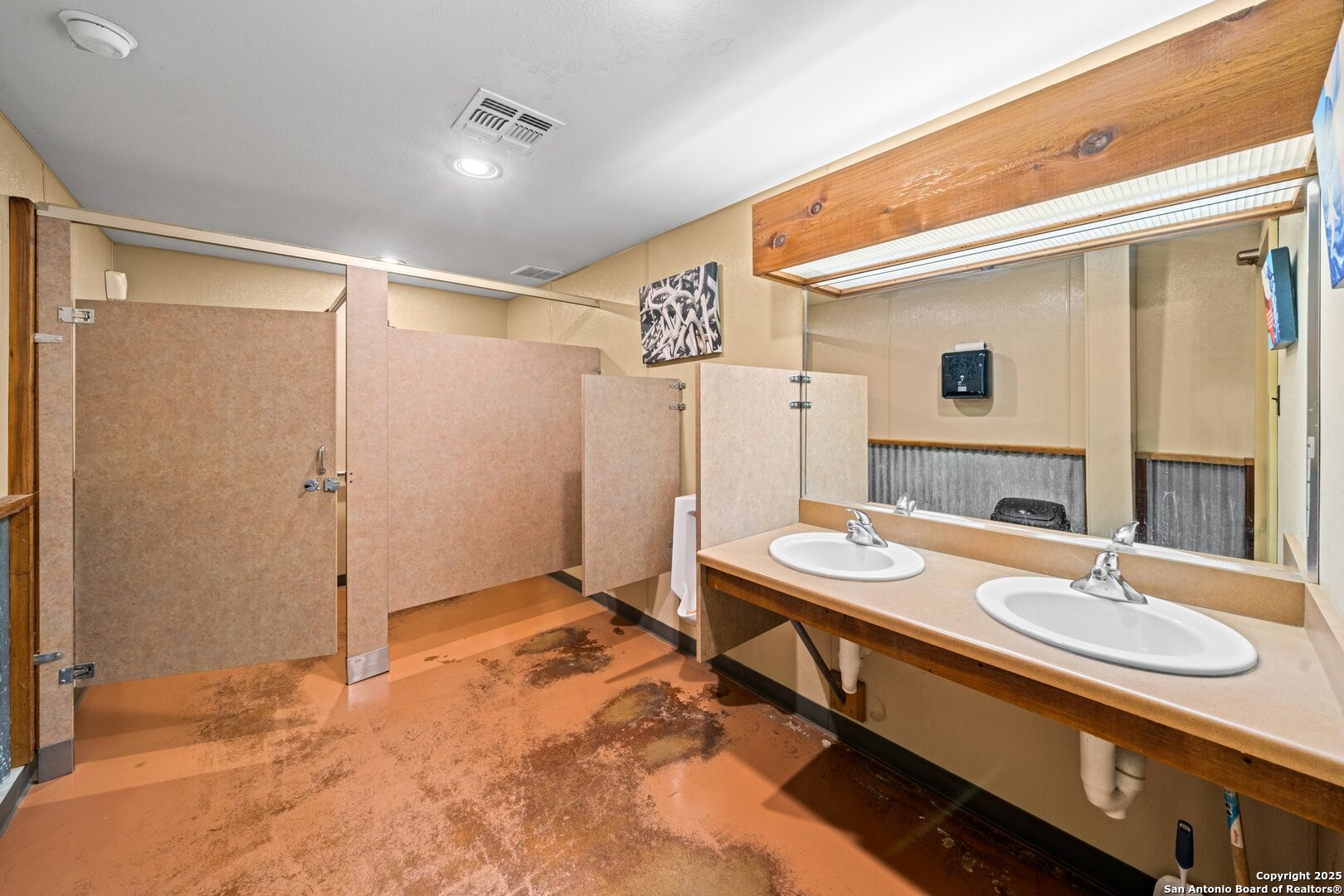 3044 Junction Highway Kerrville TX 78028