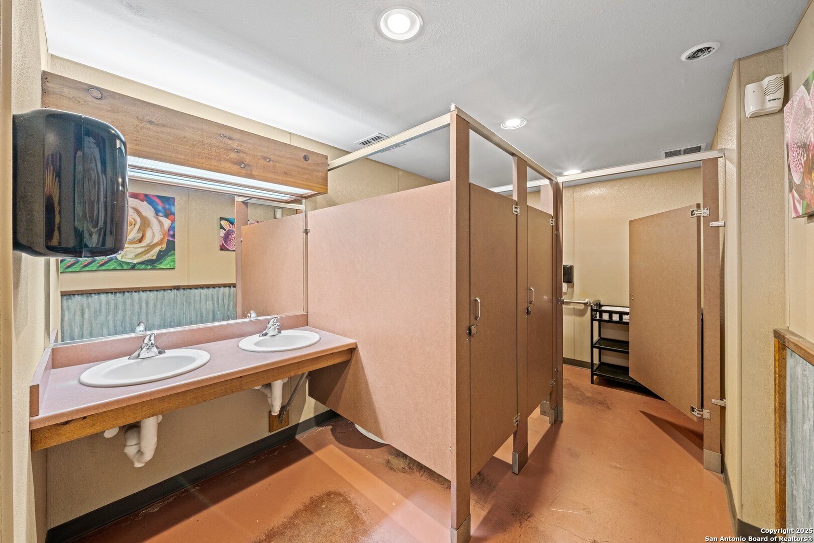 3044 Junction Highway Kerrville TX 78028