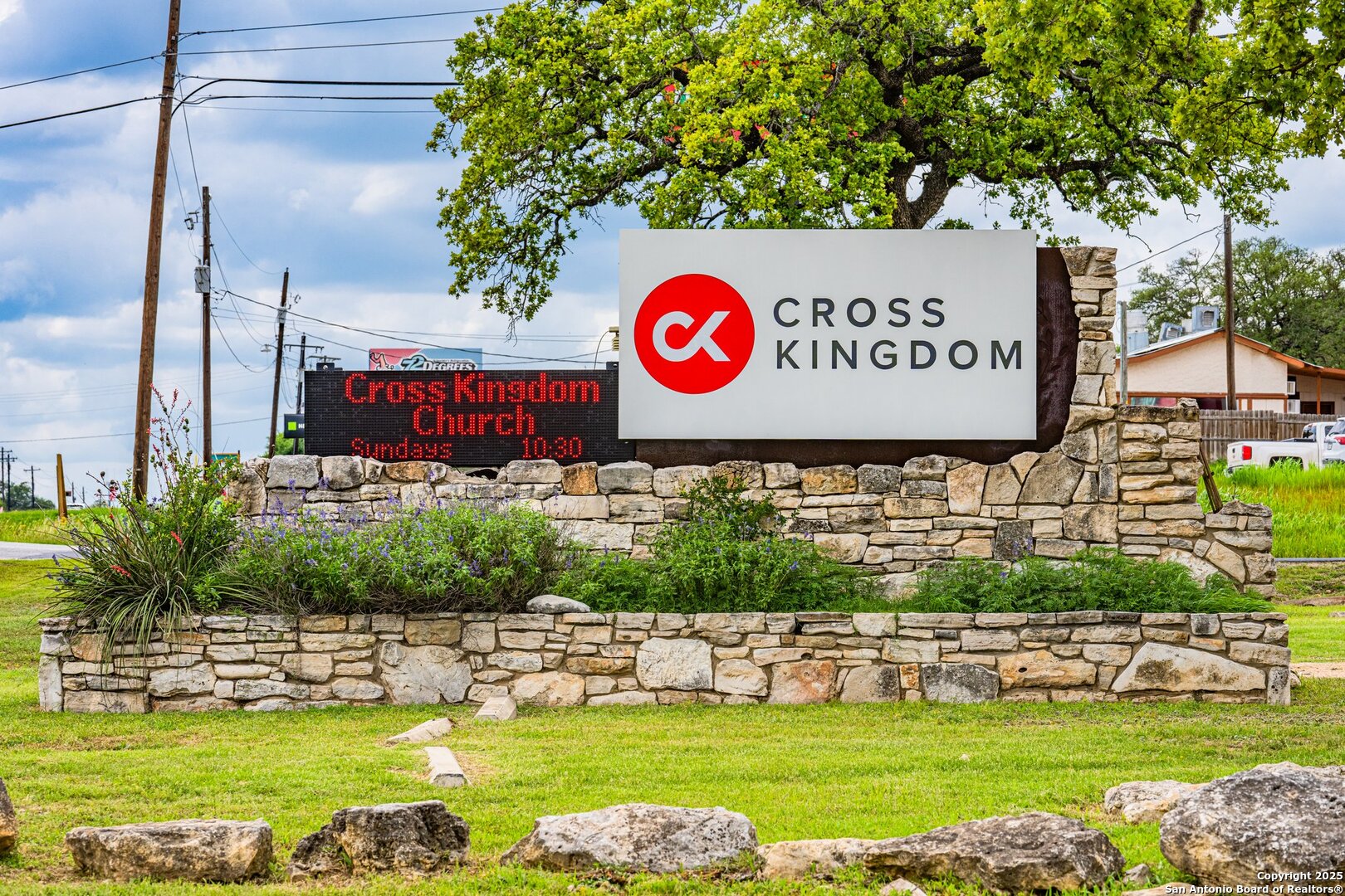 3044 Junction Highway Kerrville TX 78028