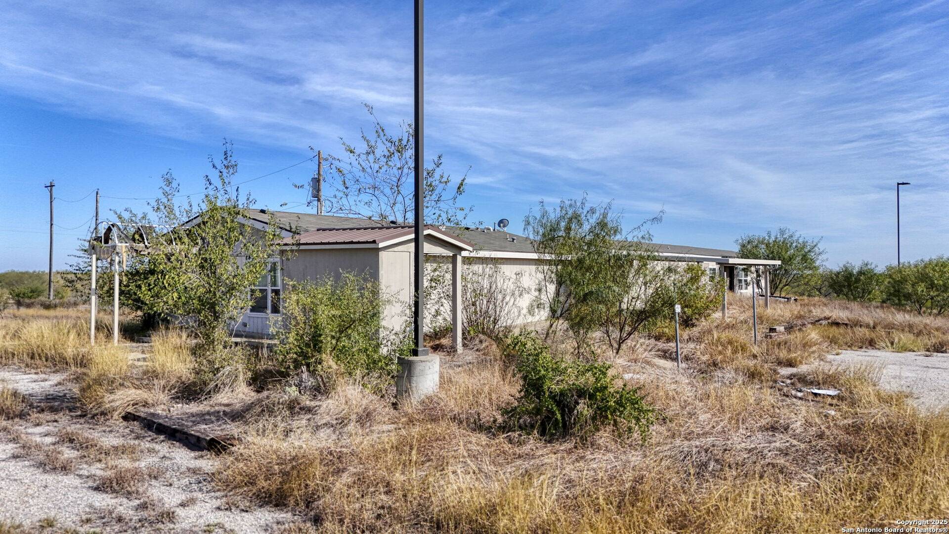2569 Highway 72 Three Rivers TX 78071