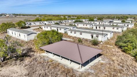 2569 Highway 72 Three Rivers TX 78071