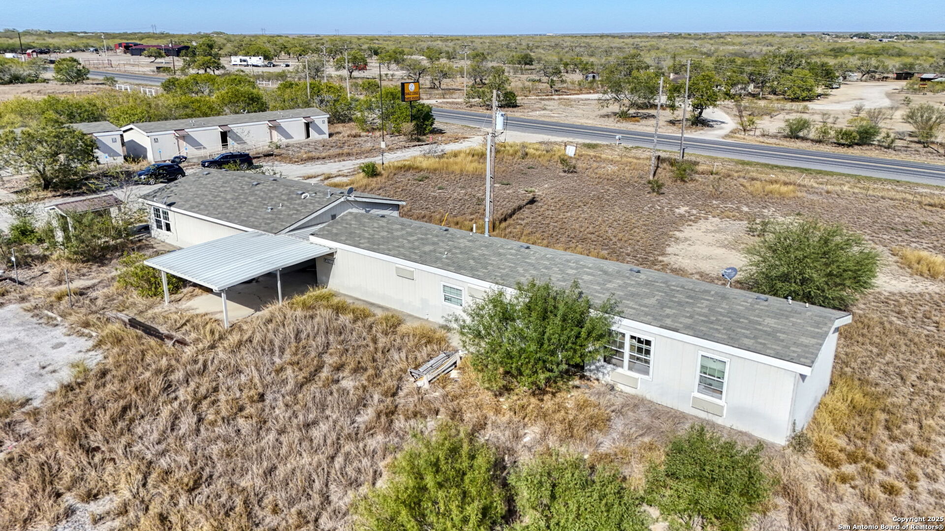 2569 Highway 72 Three Rivers TX 78071
