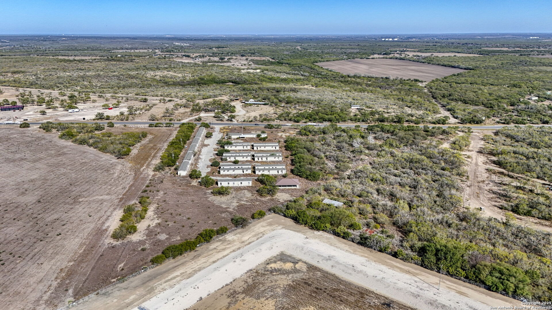 2569 Highway 72 Three Rivers TX 78071