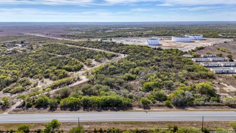 2569 Highway 72 Three Rivers TX 78071