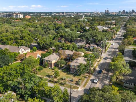 204 E Rosewood Avenue San Antonio TX 78212