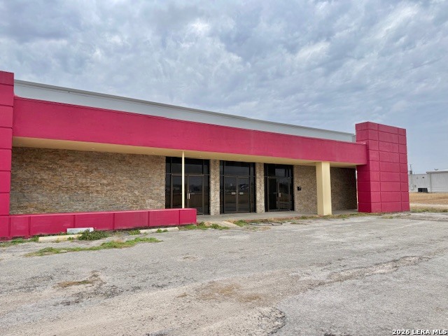 1823 Frontage Beeville TX 78102