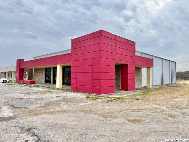 1823 Frontage Beeville TX 78102