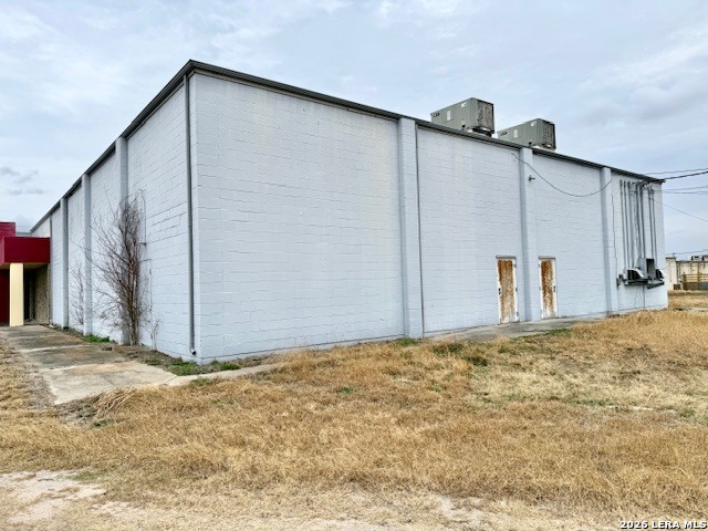 1823 Frontage Beeville TX 78102