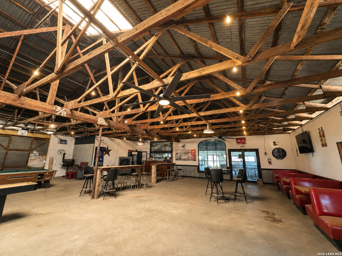 120 W 3rd Nixon TX 78140