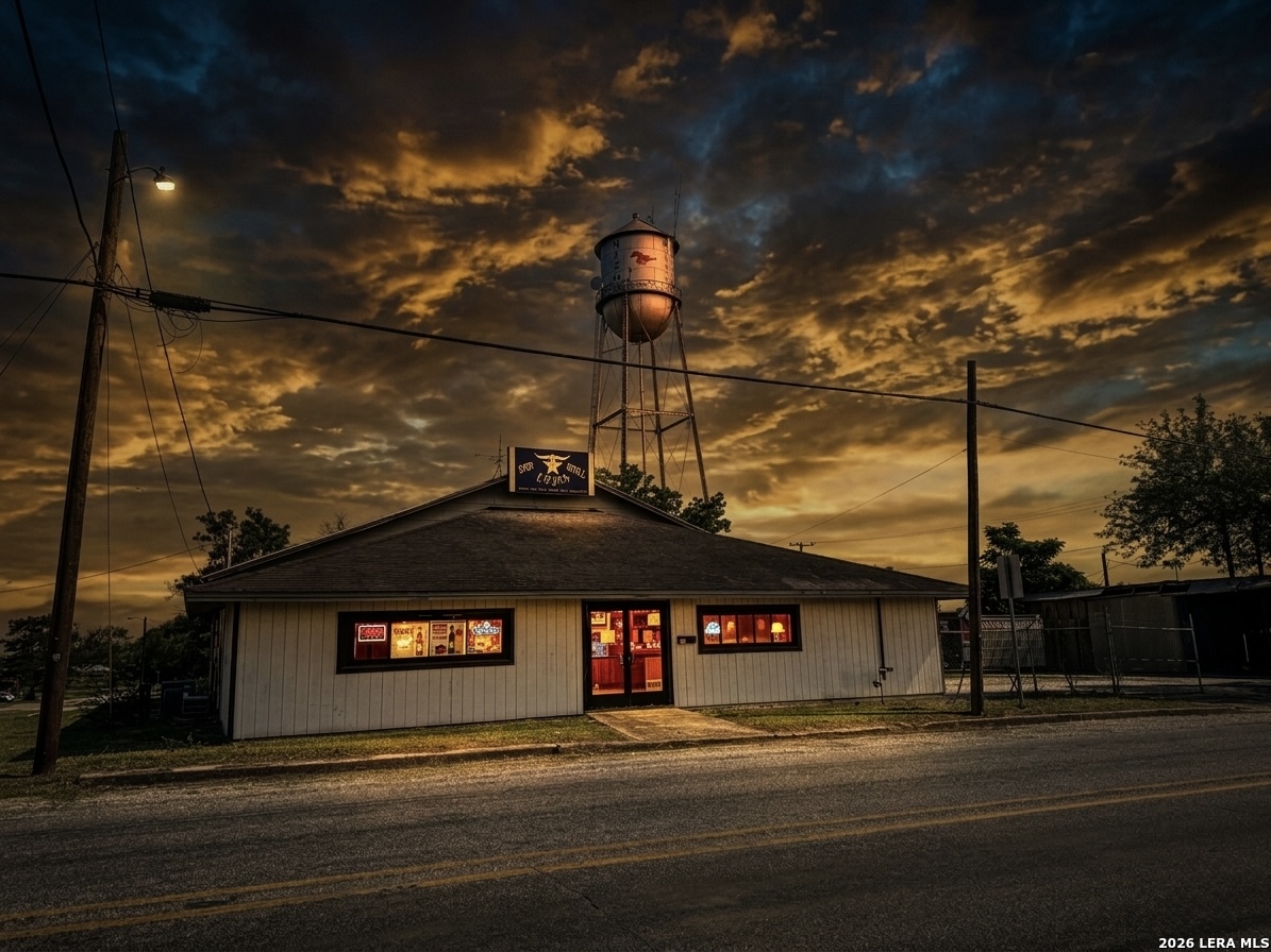 120 W 3rd Nixon TX 78140