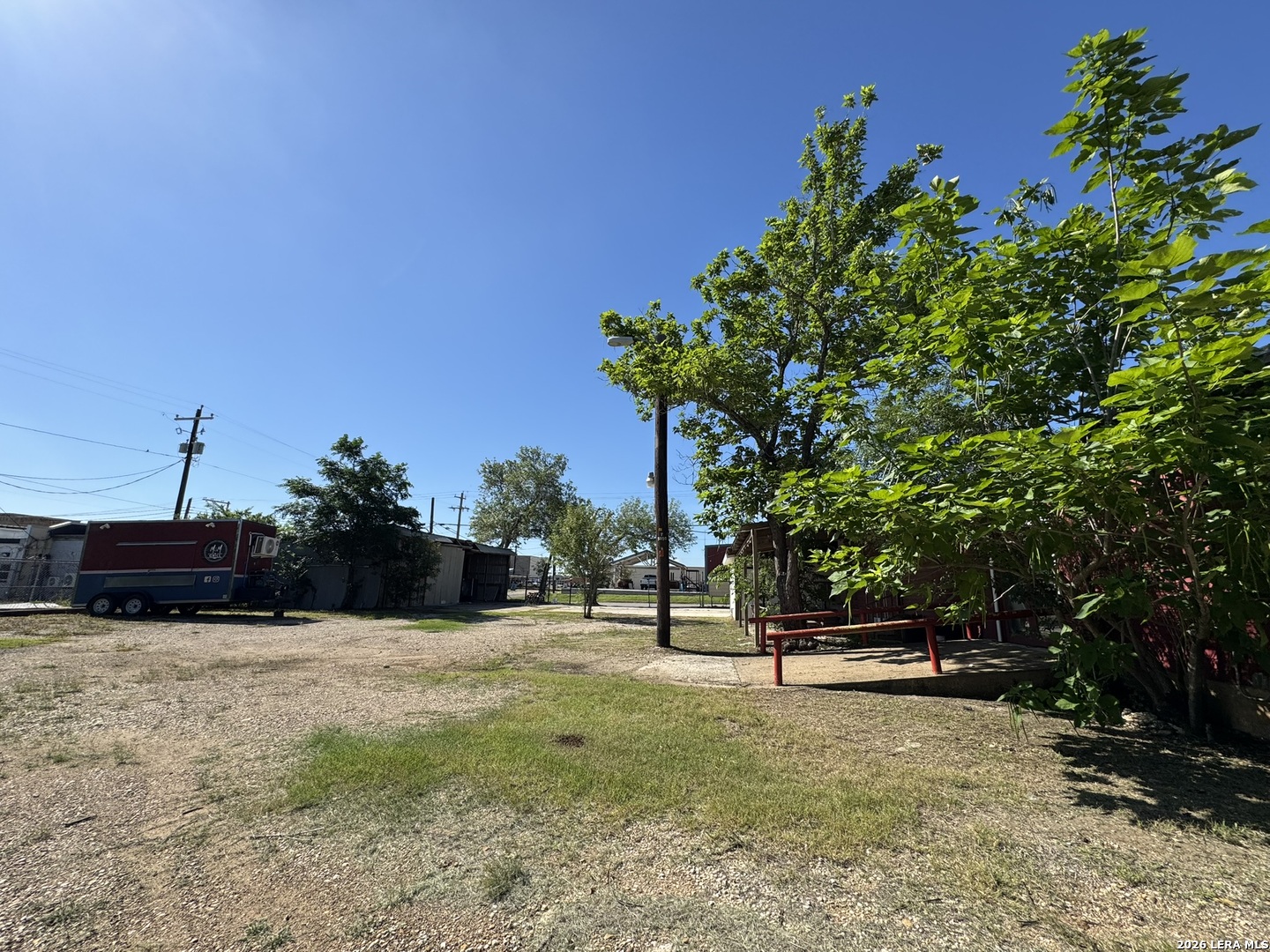 120 W 3rd Nixon TX 78140
