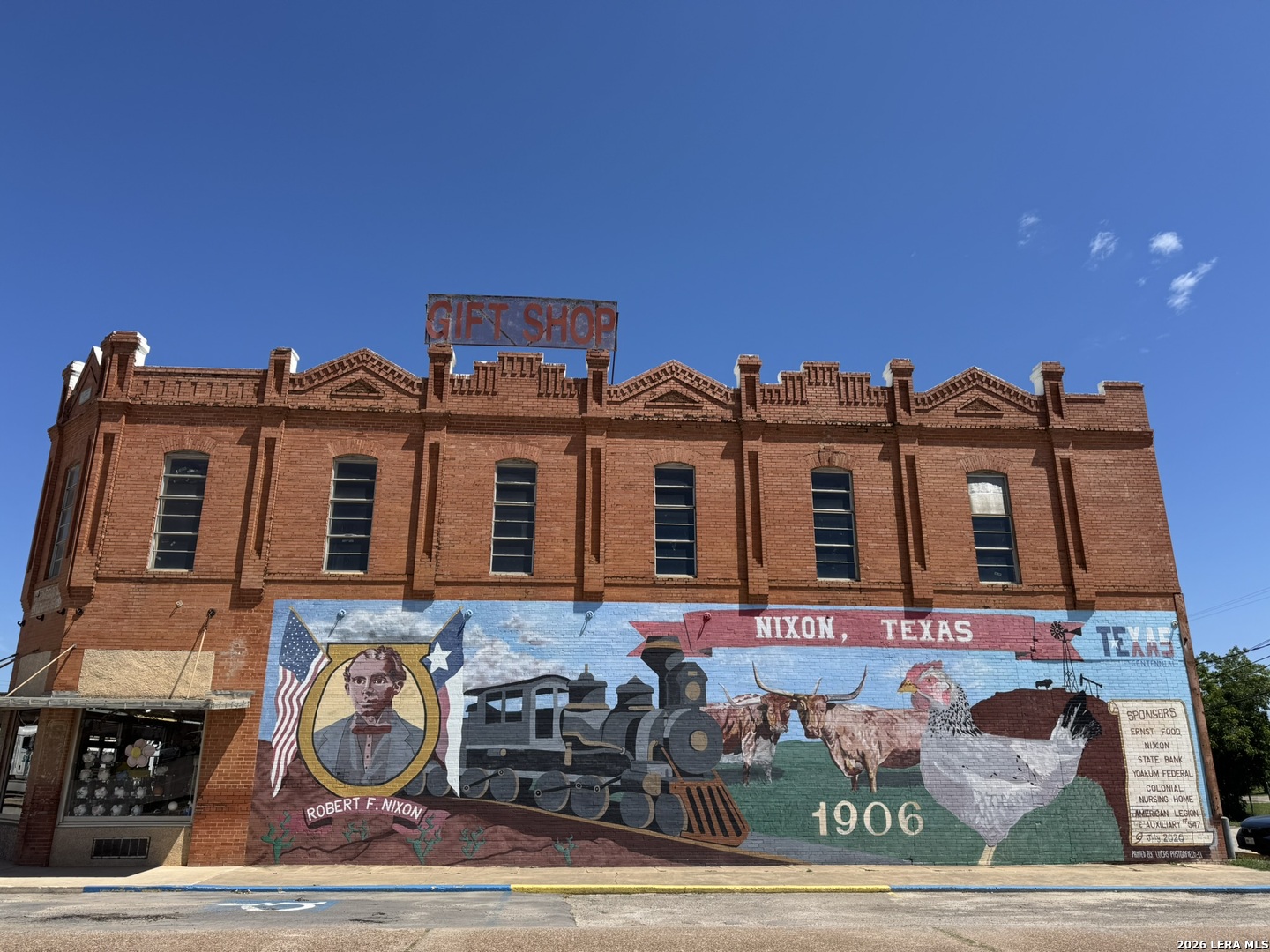 120 W 3rd Nixon TX 78140