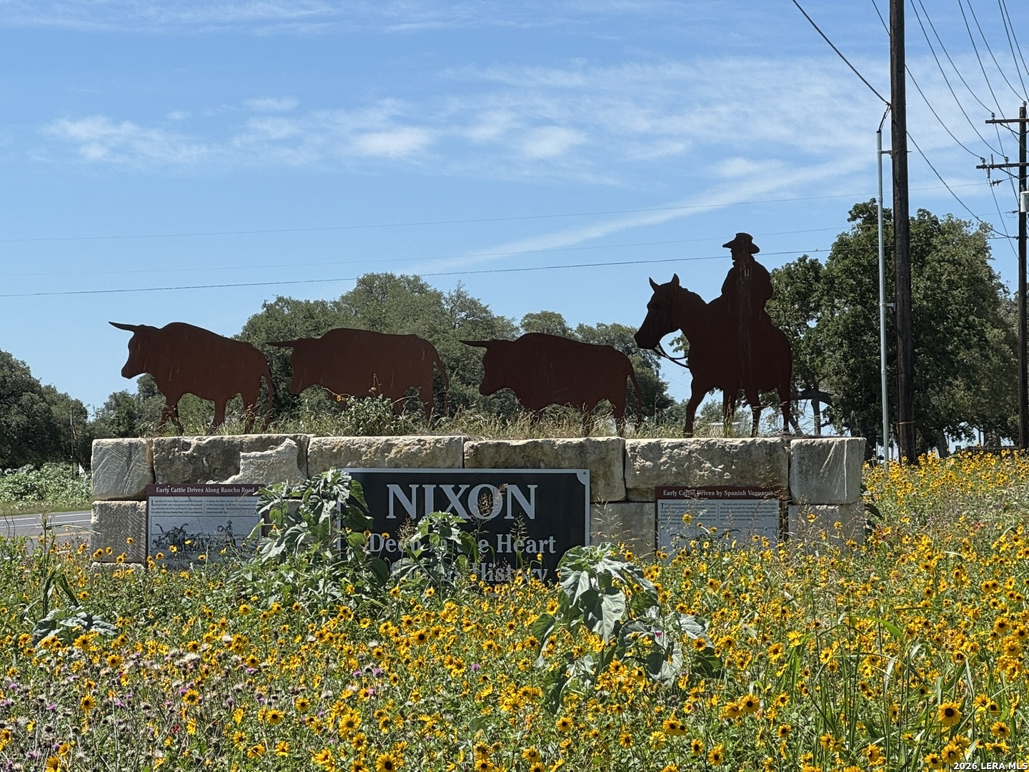 120 W 3rd Nixon TX 78140