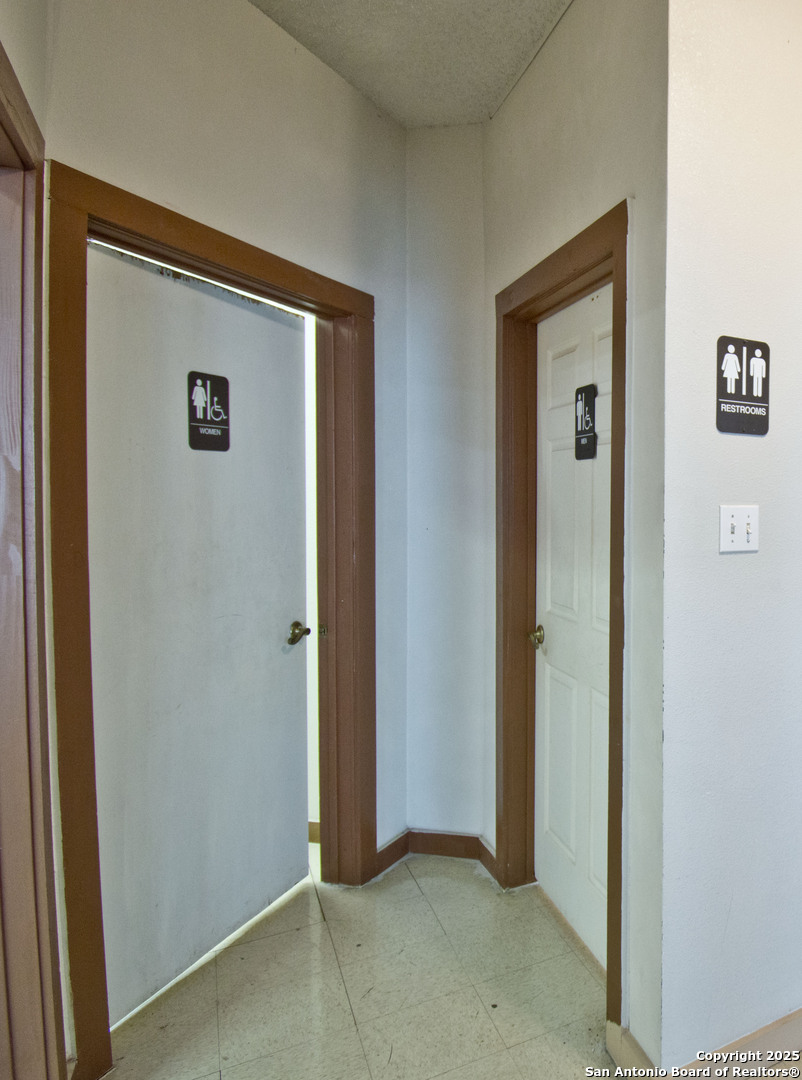 2706 E Commerce San Antonio TX 78203