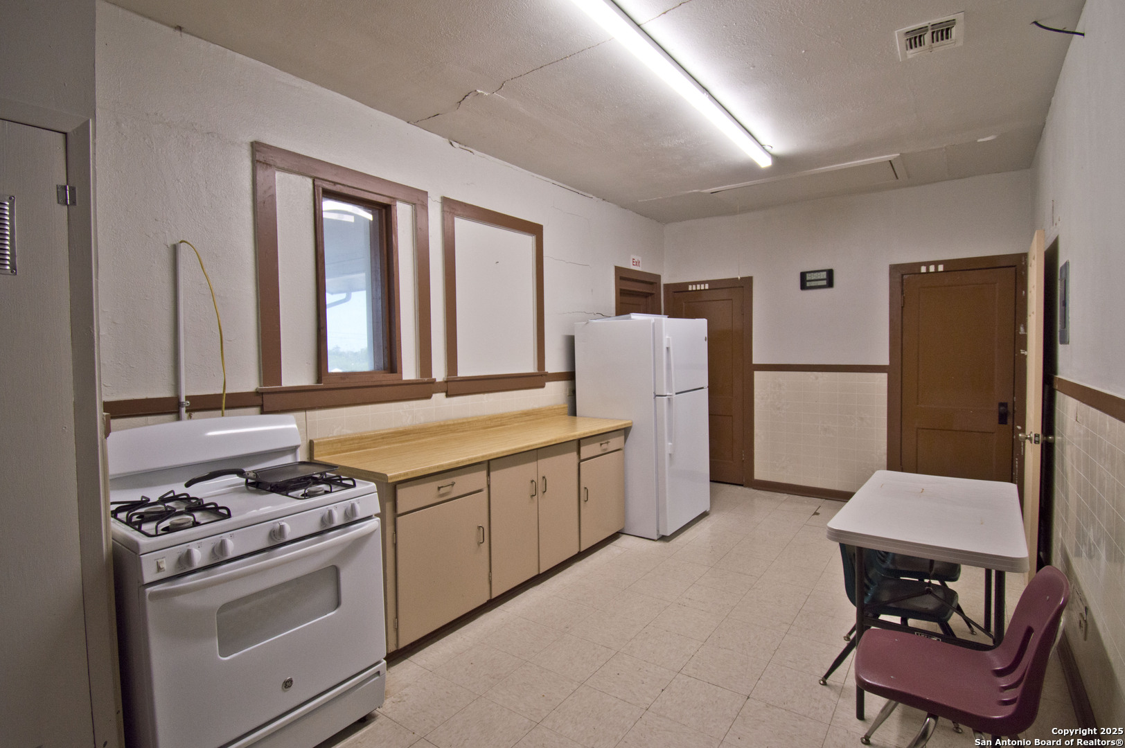 2706 E Commerce San Antonio TX 78203