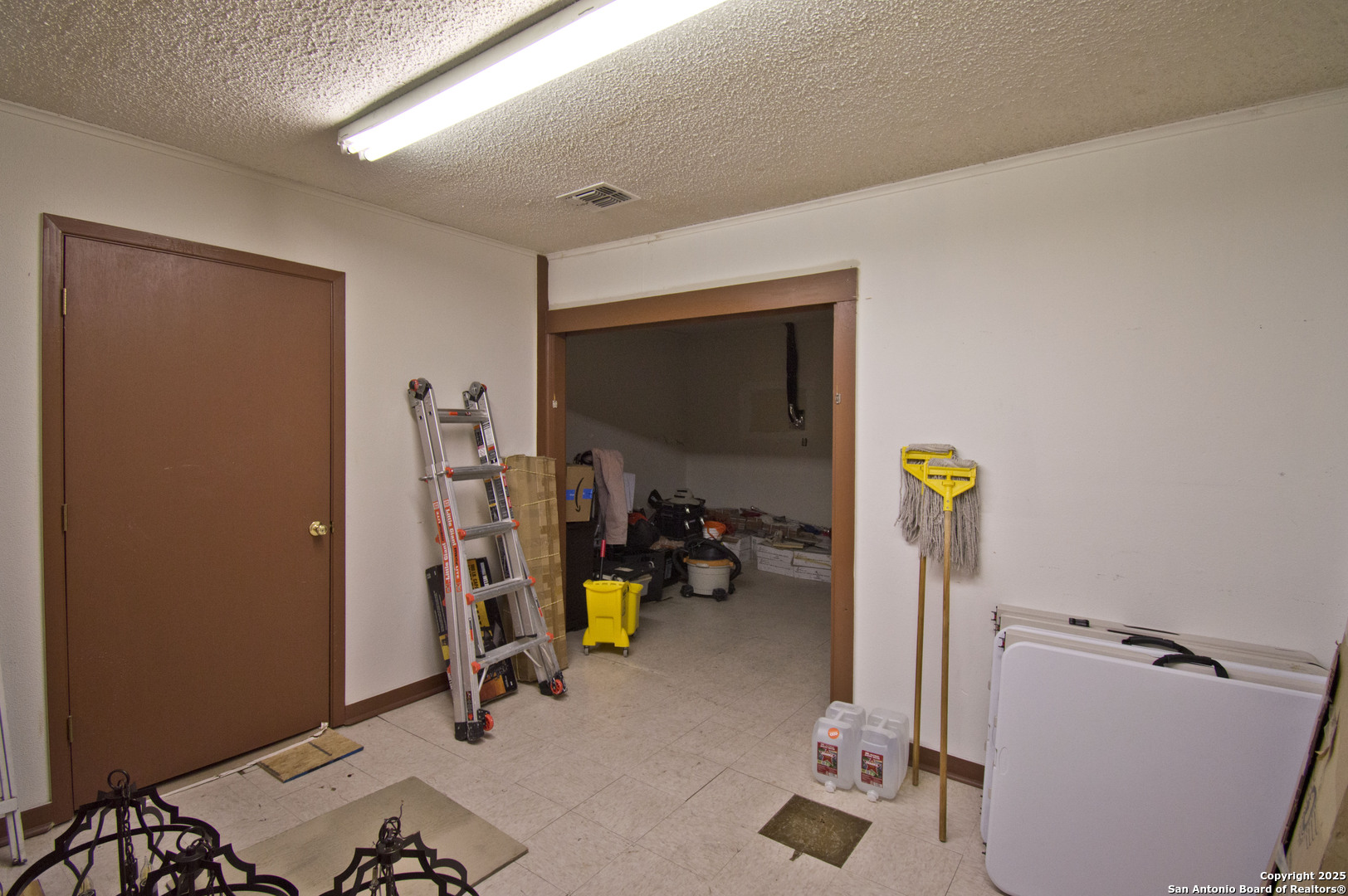 2706 E Commerce San Antonio TX 78203