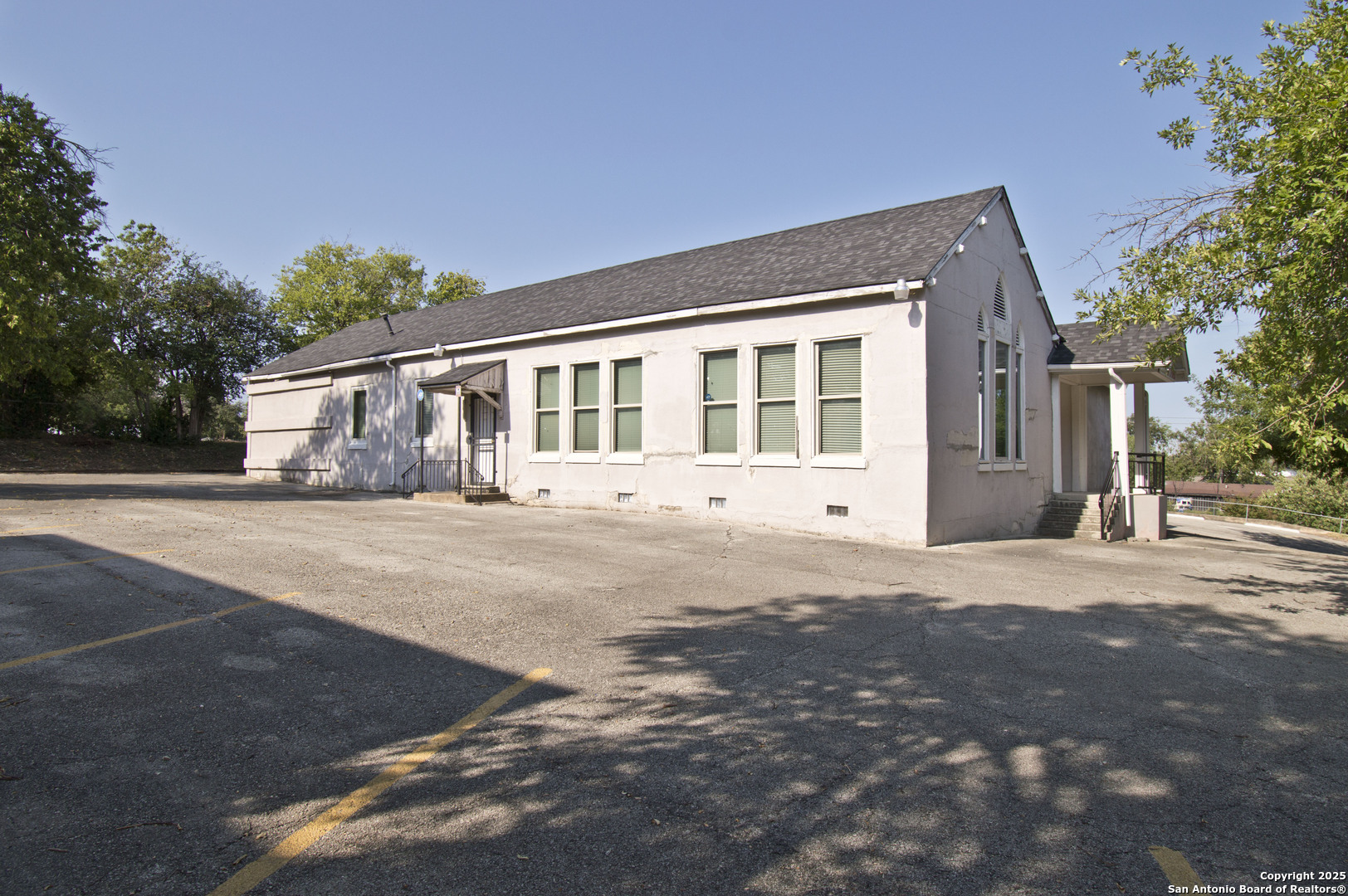 2706 E Commerce San Antonio TX 78203