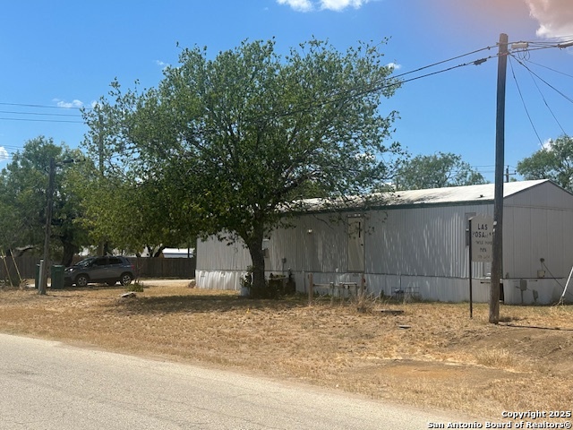 000 Walnut/willow Jourdanton TX 78026