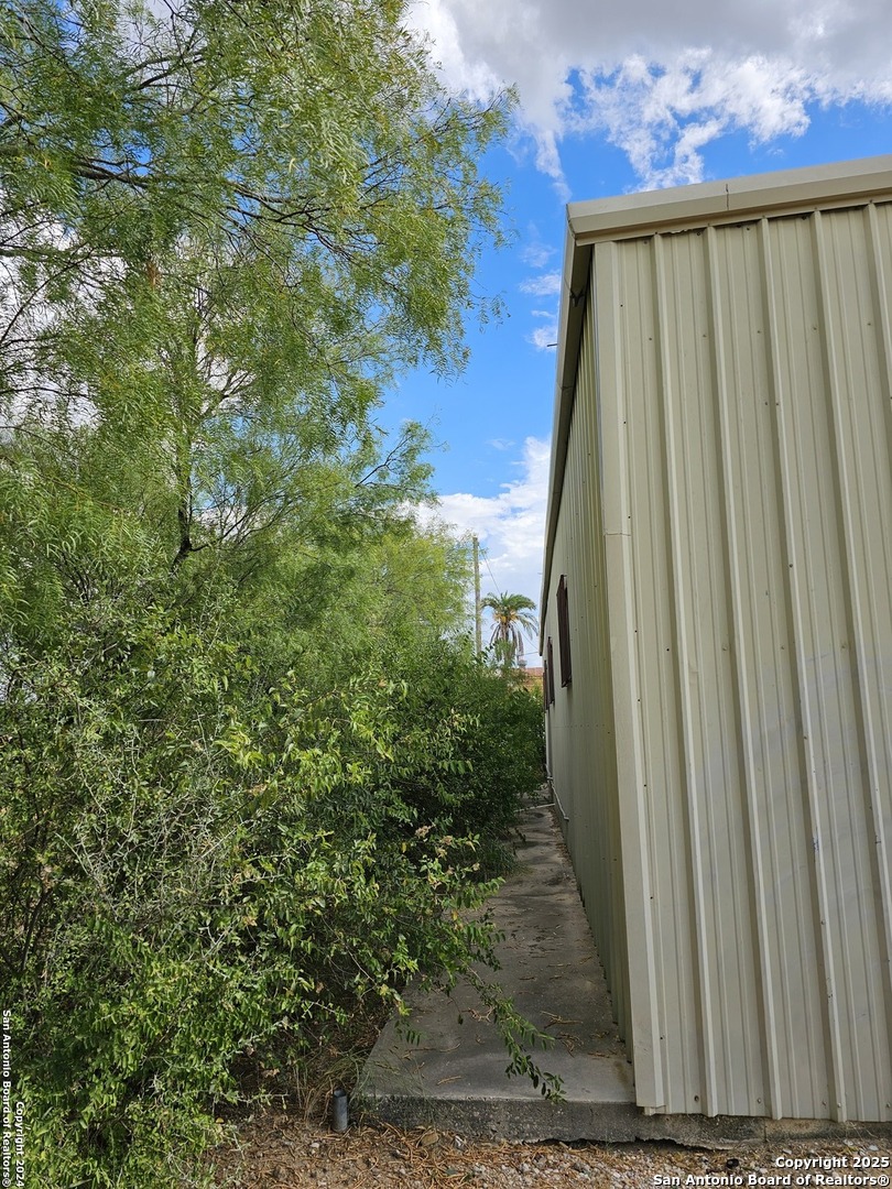 2720 Old Uvalde Road Crystal City TX 78839