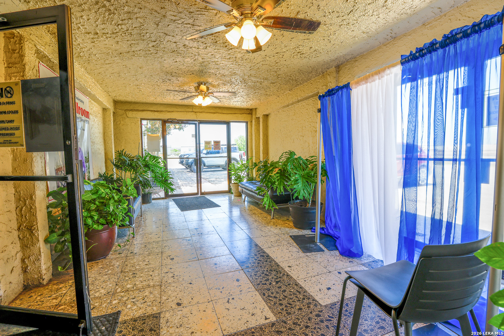 735 E Ih 10 Seguin TX 78155