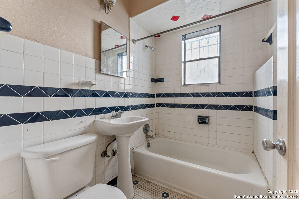 343 W Summit San Antonio TX 78212