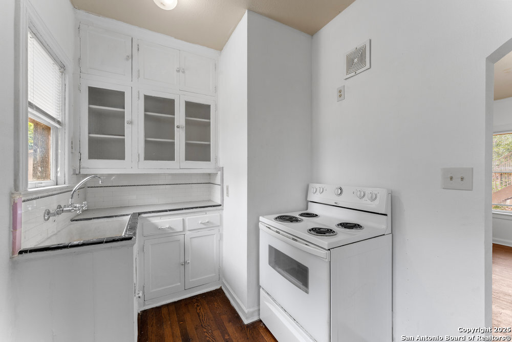 343 W Summit San Antonio TX 78212